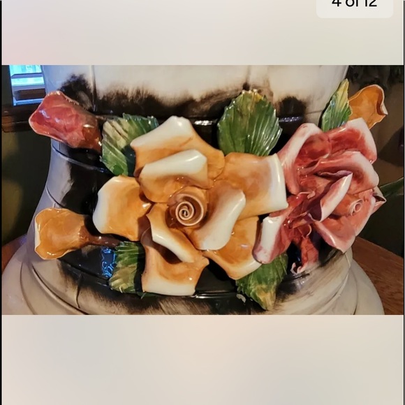 GORGEOUS & RARE EX LARGE VINTAGE  CAPODIMONTE WISHING WELL 27" X 17" - Picture 4 of 12